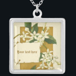 Vintage blanc jasmin fleurs collier argent<br><div class="desc">Fleurs de jasmin blanches avec feuilles verts vintage aquarelle tirant collier argent,  avec un dessin d'aquarelle de fleurs de jasmin blanc et une note épinglée sur arrière - plan brun et ivoire. Une nouvelle approche à la conception vintage.</div>