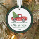 Vintage Camion Plaid First Christmas Mr et Mrs.<br><div class="desc">Aquarelle Vintage Camion rouge avec sapin de Noël. Notre premier Noël en tant que M. et Mme Ornament. Script rouge. Buffle Vert Plaid.</div>