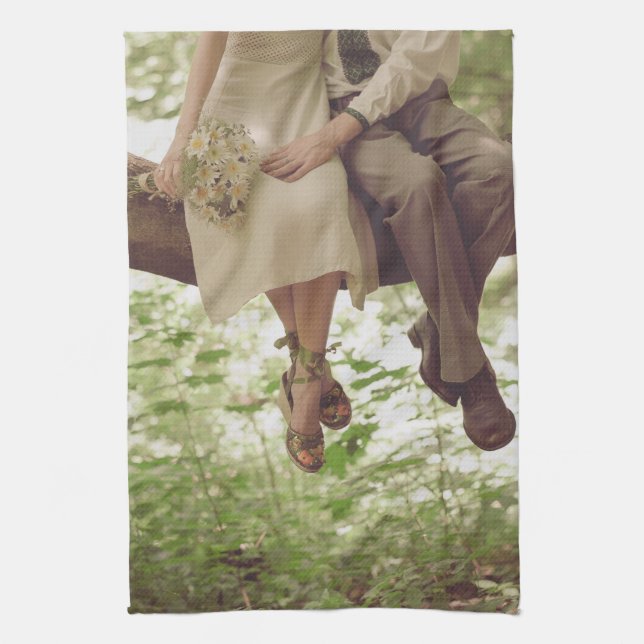 Vintage Romance Love Couple Cuisine Serviette (Vertical)