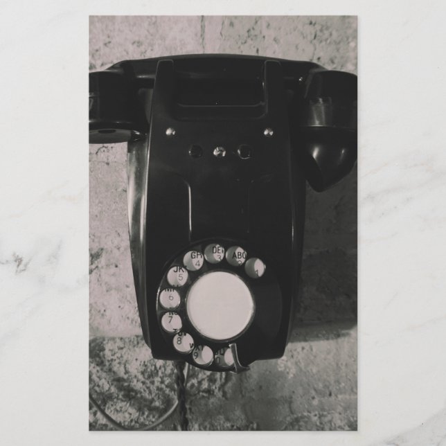 Vintage Rotary Telephone photographic. (Devant)