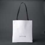 Vintage Script Monogramme Sac fourre-tout de la fe<br><div class="desc">Ce sac fourre-tout de femme de ménage vintage est un cadeau parfait pour elle. Le design romantique noir et blanc présente une typographie fantaisiste unique au style bohème simple. Personnalisable dans n'importe quelle couleur. Gardez le design minimal et élégant, en l'état, ou personnalisez-le en ajoutant vos propres graphiques et artwork....</div>