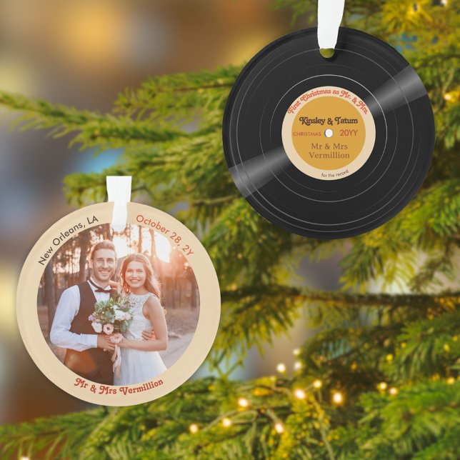 Vinyl record super première photo de Noël mariée (Groovy Vinyl Record First Married Christmas Photo Ornament)