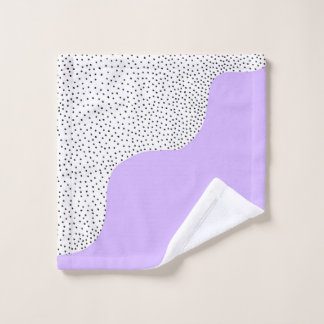 Violet avec points noirs sur arrière - plan blanc