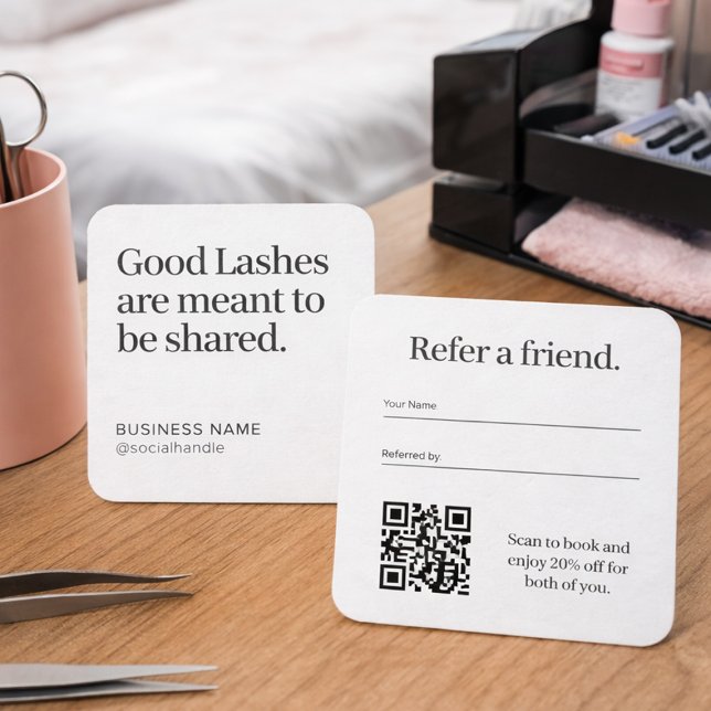 Visite Carré Carte de recommandation d'artiste de cils avec QR  (Minimalist lash artist referral card with QR code)