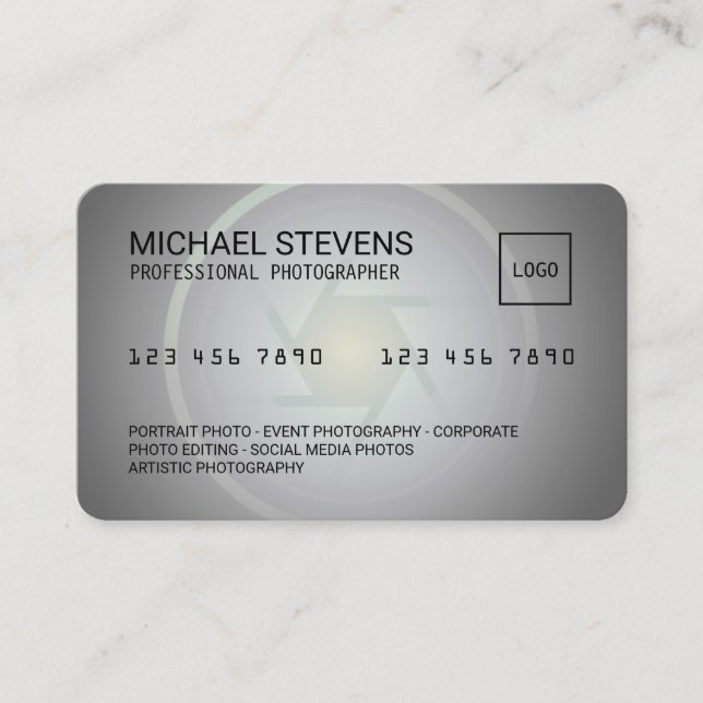 Visite La carte de crédit ressemble à un service photo in (Devant)