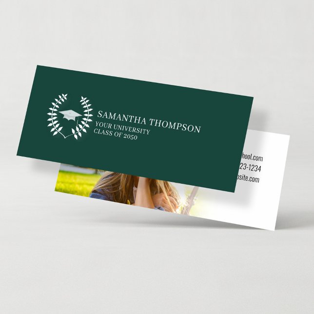 Visite Mini Carte de nom du diplômé Photo Vert foncé et blanc (Graduation simple name card with photo template in Dark Green school color theme.)