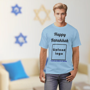 Vœu d'affaires de Hanouka sur un T-Shirt bleu clai