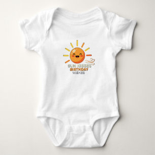 Vœux d'anniversaire de soleil souriant mignon Body