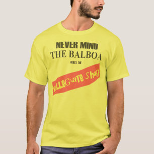 Voici le T-shirt collégial de tapis à longs poils