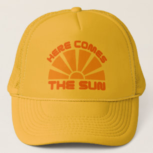 Voici venir le casquette de The Sun