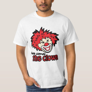 Voici venir le T-shirt rouge de cheveux de clown