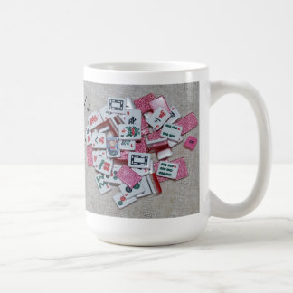 Voilà. tasse rose de tuile de parties