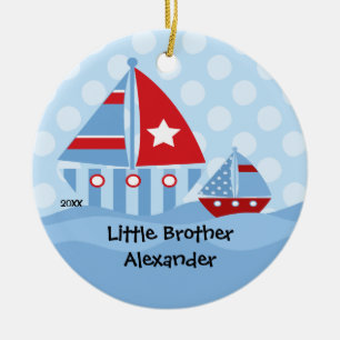 Voiliers grands et ornement de Noël de petit frère