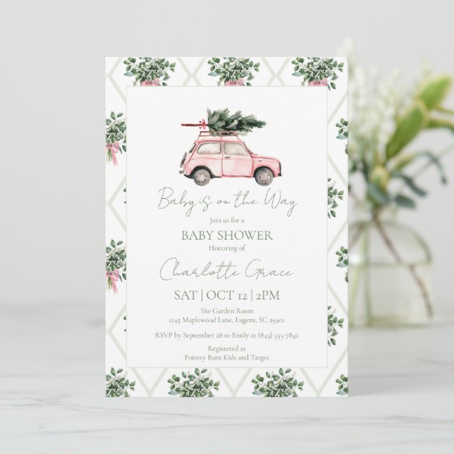 Voiture rose Arbre de Noël Baby shower Invitation (Debout devant)