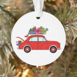 Voiture rouge avec cadeaux de Noël