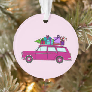 Voiture violette avec cadeaux de Noël