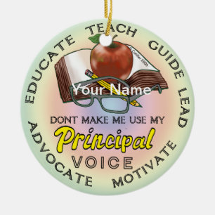 Voix du directeur d'école ornement 
