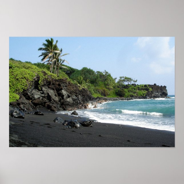 Volcanic black sand beach on Hawaii poster (Devant)