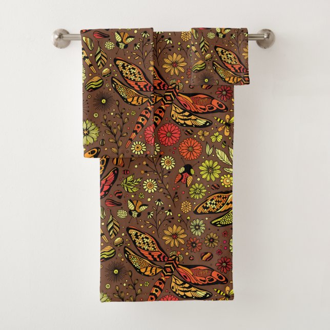 Voler, voler libellule sur la cannelle brun (En situation)