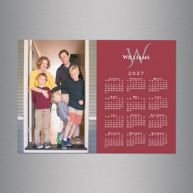 Votre calendrier photo 2027 Monogramme Nom Rouge M (Your Photo 2027 Calendar Monogram Name Red Magnet in situ)