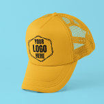 Votre logo ici | Casquette du personnel de l'entre<br><div class="desc">Pour les propriétaires ou les dirigeants d'entreprises de camionnage, cela vous facilitera la vie. Ce Casquette d'état-major de compagnie de camionnage jaune est destiné aux conducteurs, au personnel et aux employés d'une compagnie de camionnage et de logistique. Avec un espace réservé "Your Logo here" que vous pouvez remplacer rapidement et...</div>