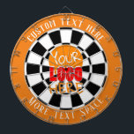 Votre logo personnalisé Orange et Cible de flechet<br><div class="desc">Personnalisez votre logo ici dartboard avec l'option de téléchargement du logo central. Téléchargez un fichier sans arrière - plan blanc pour obtenir un meilleur aperçu du arrière - plan. Ajoutez du texte en haut et en bas du tableau ou supprimez le texte dans l'espace modèle.</div>