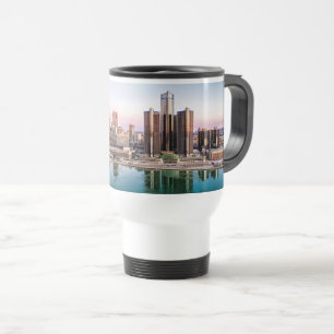 Voyage Skyline de Détroit à Dawn Travel Mug