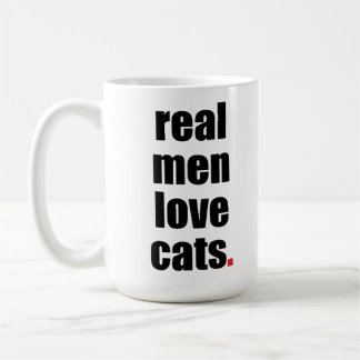Vraie tasse de chats d'amour d'hommes