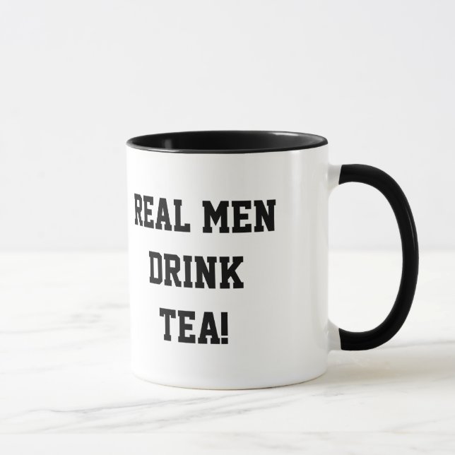 Vraie tasse de thé de boissons d'hommes (Droite)
