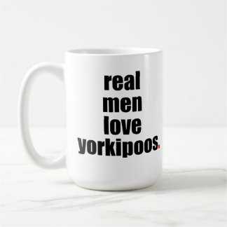 Vraie tasse de Yorkipoos d'amour d'hommes