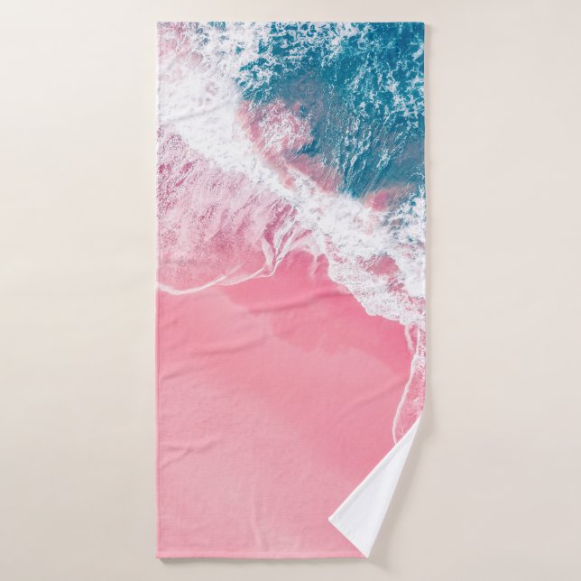 Vue aérienne d'une plage de sable rose en Nouvelle (Serviette de bain)