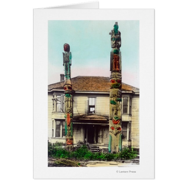 Vue de deux totempolesWrangell, AK (Devant)