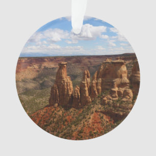 Vue depuis le sentier Canyon Rim à Colorado Monume