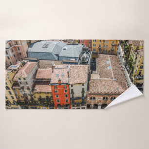 Vue du dessus des façades colorées des bâtiments