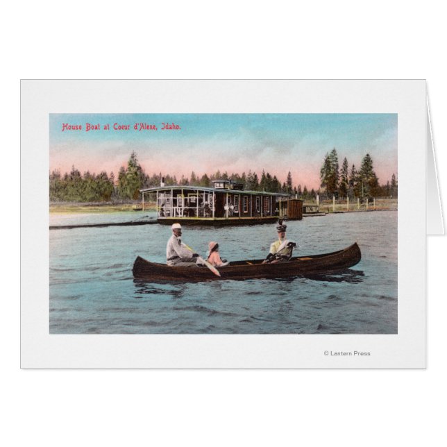 Vue d'un bateau à la maison sur le lac (Devant horizontal)