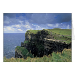 vue panoramique sur une falaise en bord de mer
