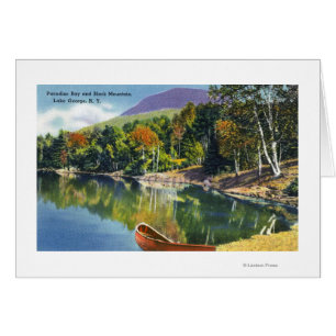 Vue sur Paradise Bay et Black Mountain depuis