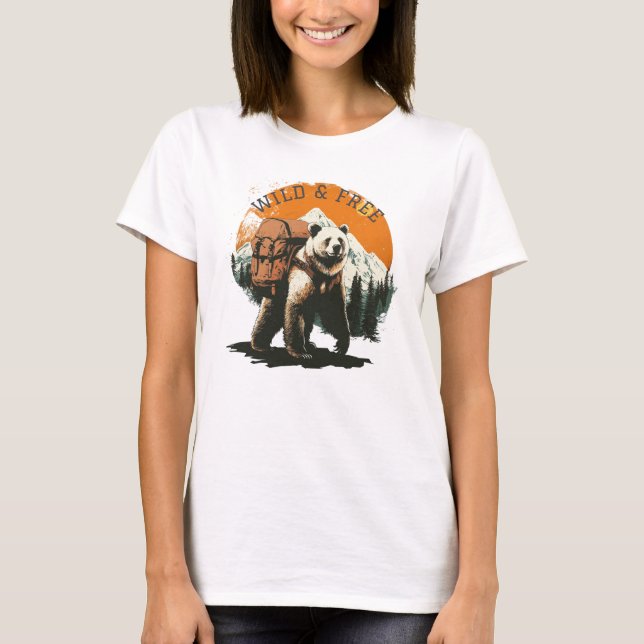 Wander Wild, Trek Free – Hiking Bear T-Shirt (Devant)