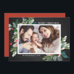 Watercolor Hollies Chalkboard Botanique Photo<br><div class="desc">Envoyez vos voeux de vacances à vos proches cette saison avec cette carte à plat de photos de vacances horizontales rustiques. Il présente des creux d'aquarelle, des accents faux feuille d'or, assortis motif de fête, arrière - plan faux tableau et typographie moderne. Les textes sont entièrement modifiables. Personnalisez ce carte...</div>