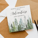 Watercolor Pine Tree Forest Bonne carte d'annivers<br><div class="desc">Cette carte super tendance est la façon parfaite de souhaiter à quelqu'un un anniversaire spécial heureux. Le design est composé de pins aquarelles avec une formulation typographique tendance qui est facile à personnaliser. Le verso de la carte est vide pour écrire à la main un message personnel ou vous pouvez...</div>