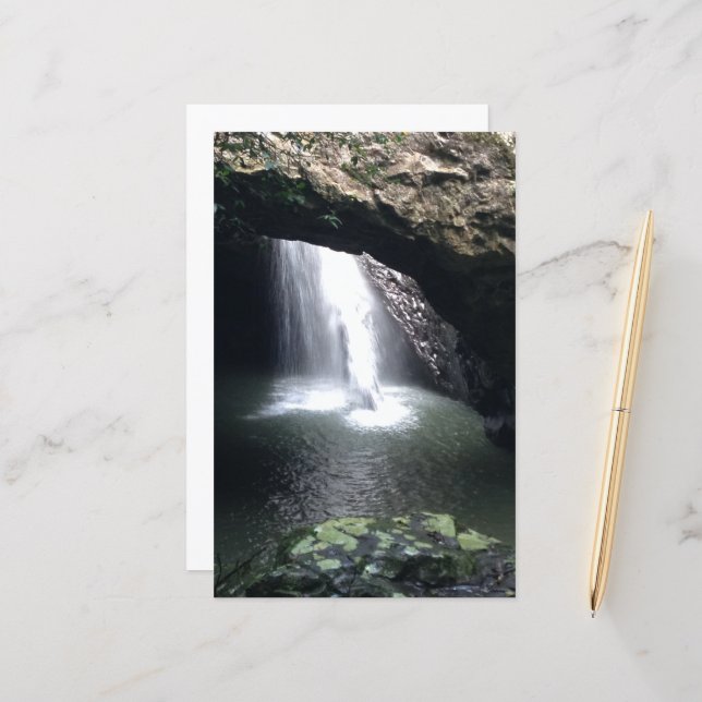Waterfall Photograph Scrapbook Paper (Devant/Arrière en situation)