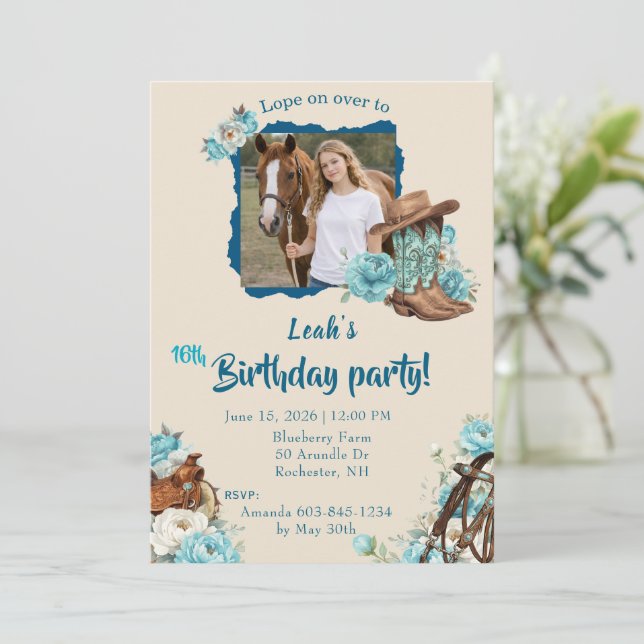 Western Horse Floral Birthday Invitation – Cream (Debout devant)