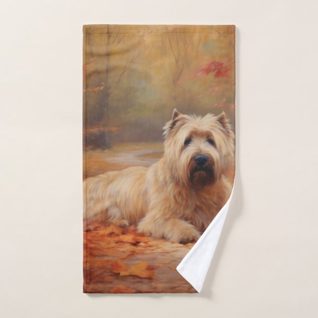 Wheaten Terrier dans les feuilles d'automne automn (Serviette à main)