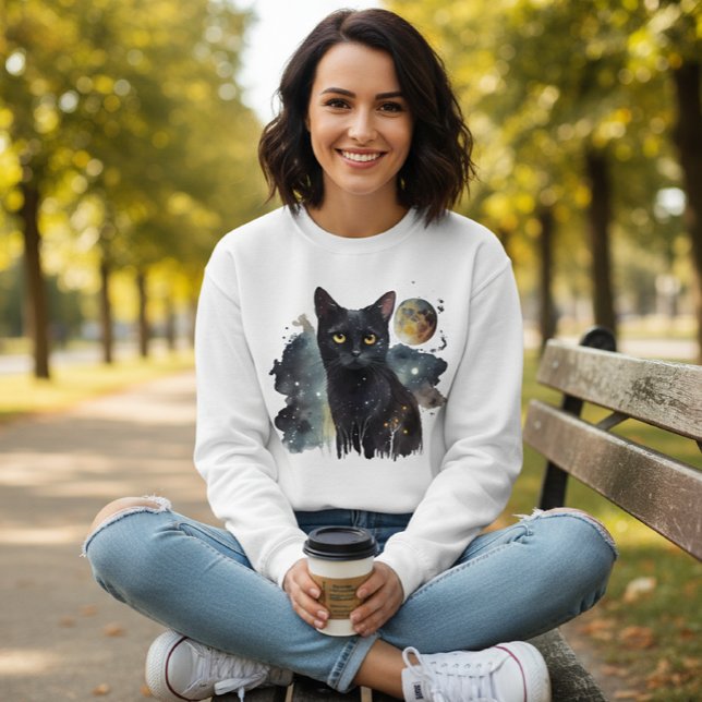 White Sweatshirt with Black Cat and Watercolor  (Créateur téléchargé)