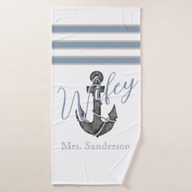 Wifey Nautique Monogramme Dusty Blue Ancre Beach (Serviette de bain)