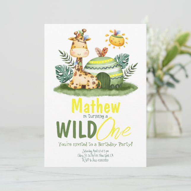 Wild One Giraffe Safari Invitation d'anniversaire (Debout devant)