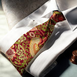William Morris Strawberry Thief Cravate<br><div class="desc">William Morris Strawberry Thief Design Motif. Ajoutez votre texte étiquette ! William Morris était un designer textile anglais, artiste, écrivain et socialiste associé à la Fraternité pré-Raphaélite et au British Arts and Crafts Movement. Il a fondé une entreprise de design en partenariat avec l'artiste Edward Burne-Jones et le poète et...</div>