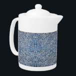 William Morris Vintage Willow Feuilles Dark Blue<br><div class="desc">William Morris Vintage Willow Feuilles Dark Blue Teapot - Décorant ce produit est Willow, un fond d'écran omniprésent de feuilles de saules créé en 1874 par William Morris, le célèbre designer anglais du 19e siècle (1834-1896). Morris fut fortement influencé par les motifs historiques et fut l'un des historiens du textile...</div>