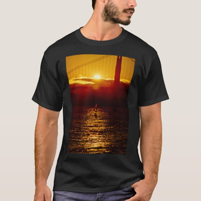 WindSurfer Silhoutté par Sunset T-Shirt (Devant)
