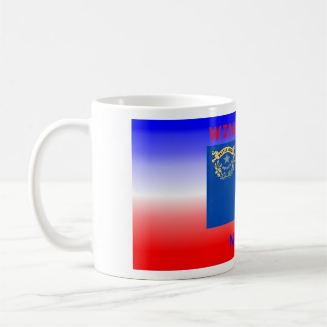 Winnemucca Nevada de tasse avec le flage d'état du (Gauche)